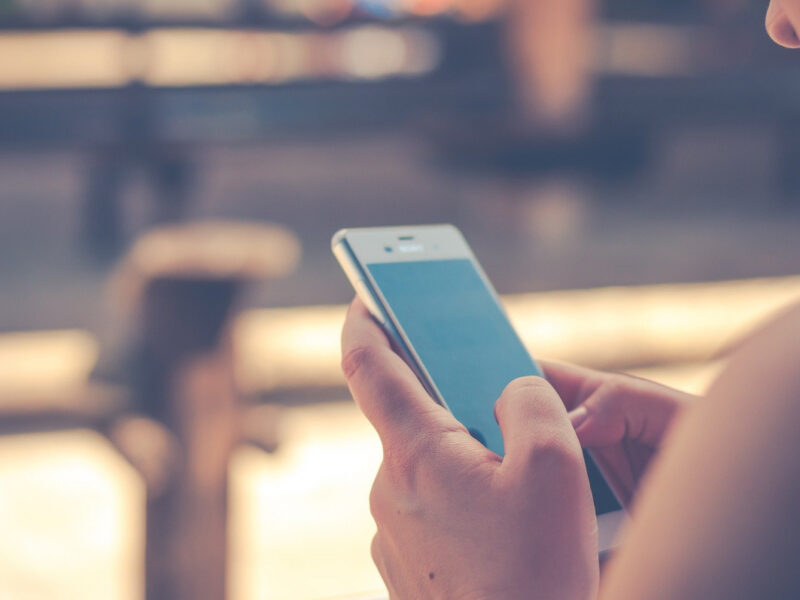 Zakaz używania telefonów w szkołach